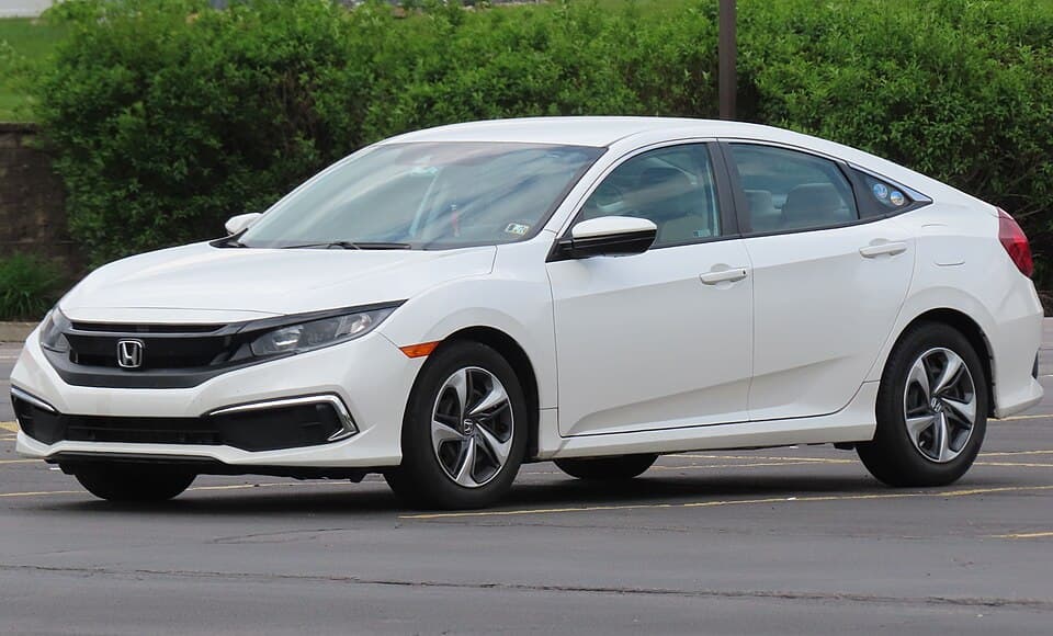 Honda Civic 2019, седан, атмосферный