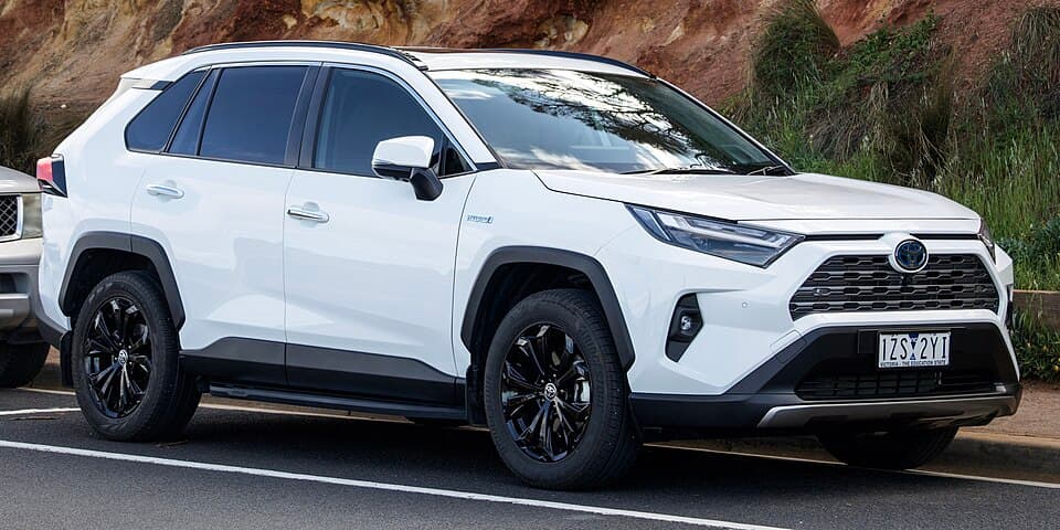 Toyota RAV4 Hybrid 2024, новый, гарантия